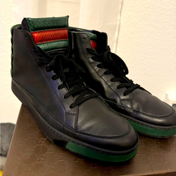 Mens authentic Gucci sneaker in a size US 12 - Picture 1 of 7